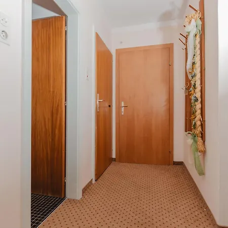 Haus Koetschach-5 By Interhome Lägenhet