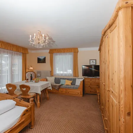 Lägenhet Haus Koetschach-5 By Interhome *