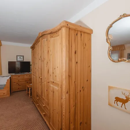 Lägenhet Haus Koetschach-5 By Interhome