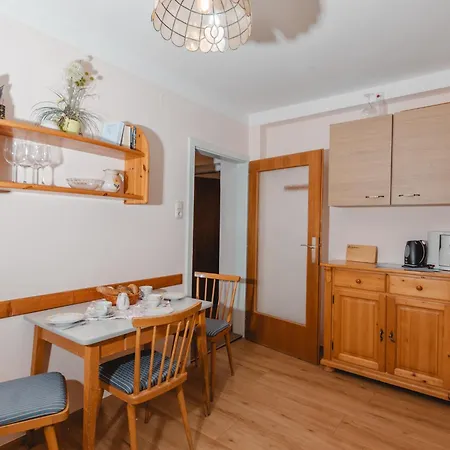 Lägenhet Haus Koetschach-5 By Interhome *